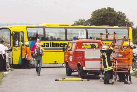 Hauptübung Feuerwehr Weinheim Kreisverbindungsstraße Sulzbach