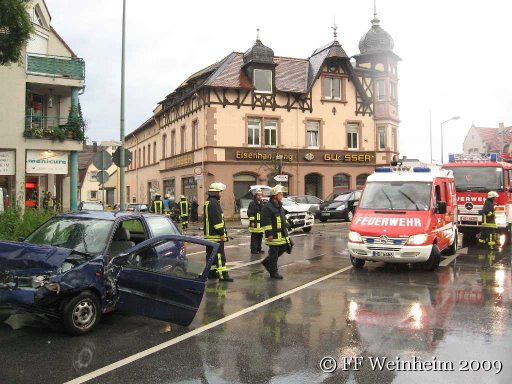 Feuerwehr Weinheim Unfall Grundelbachstraße