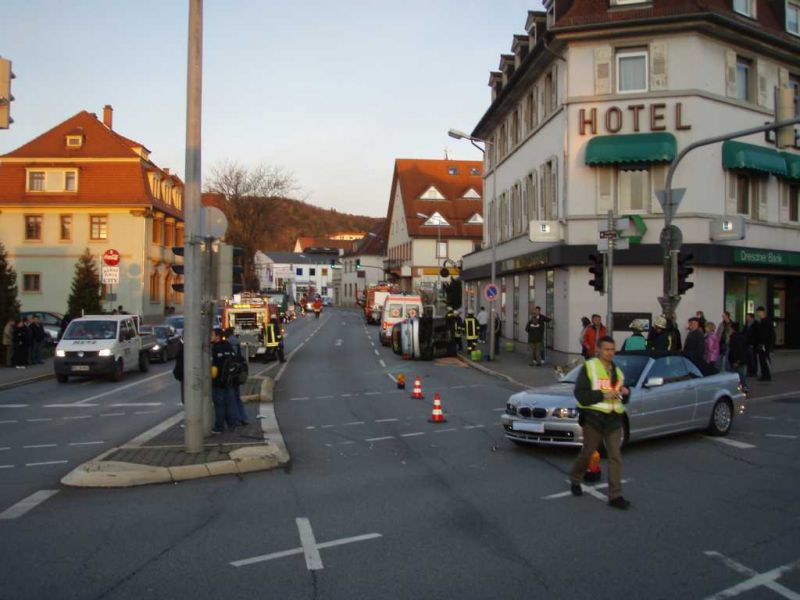 Feuerwehr Weinheim Verkehrsunfall Postkreuzung