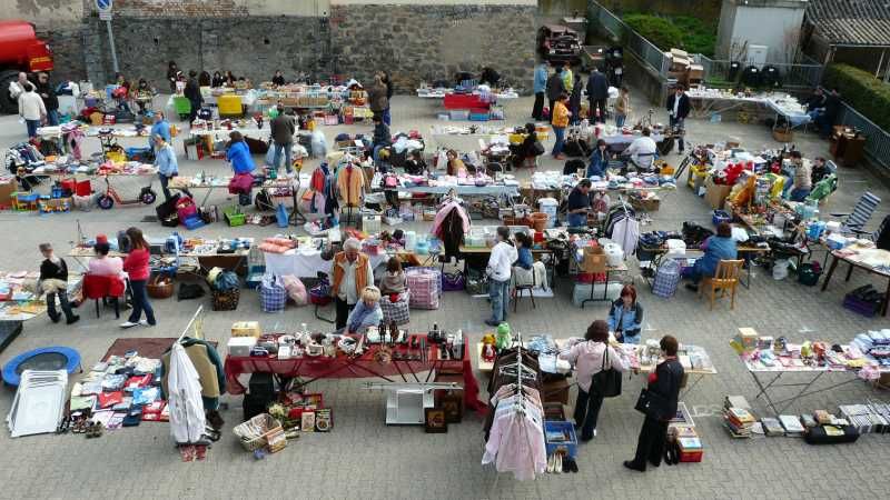 Flohmarkt des Fördervereins der Feuerwehr Weinheim Sulzbach
