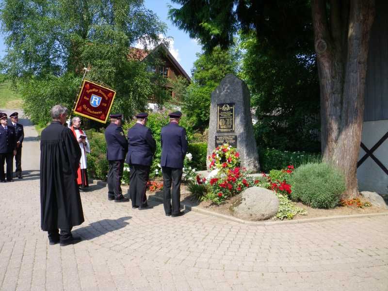 Totengedenken und Fahnenweihe zum Jubiläum in Ritschweier