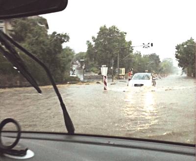 überflutete Straßen nach Starkregen in Weinheim