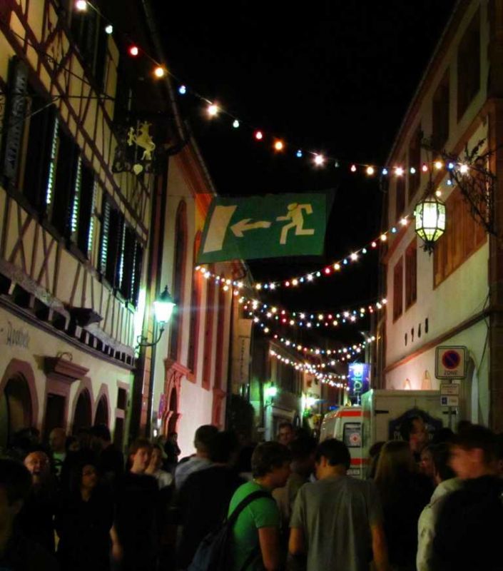 Fluchtweg Banner auf der Weinheimer Kerwe