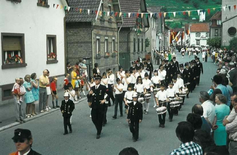Der Spielmannszug vor 40 Jahren / Am 28.08. feiert er sein Jubiläum