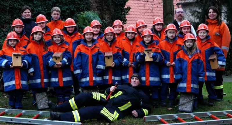 Nistkastenaktion der Kinderfeuerwehr