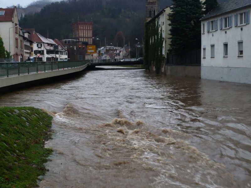 Hochwasser in Weinheim - Weschnitz