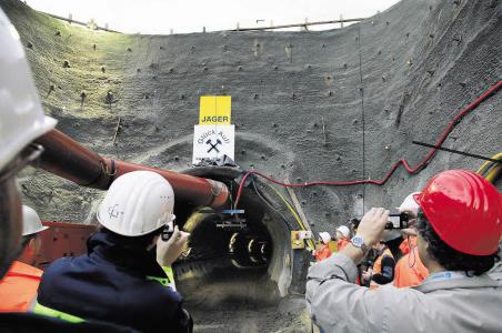 Durchbruch beim Bau des Fluchtstollen