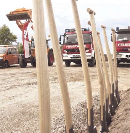 Spatestich für kommunales Hilfeleistungszentrum