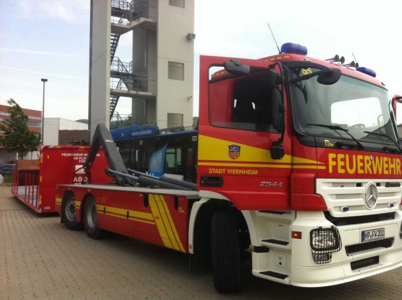 Wechsellader Feuerwhr Viernheim mit AB Plattform Weinheim