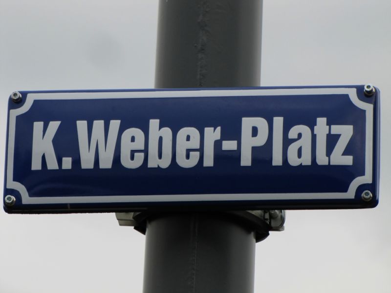 Straßenschild Kurt Weber Platz