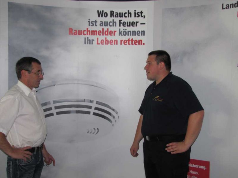 v.l. Jochen Schönleben (Lohrer) und Ralf Mittelbach (Feuerwehr Weinheim)