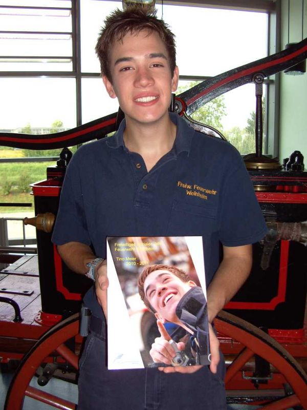 Tino Meier erhielt ein Fotobuch als Erinnerung