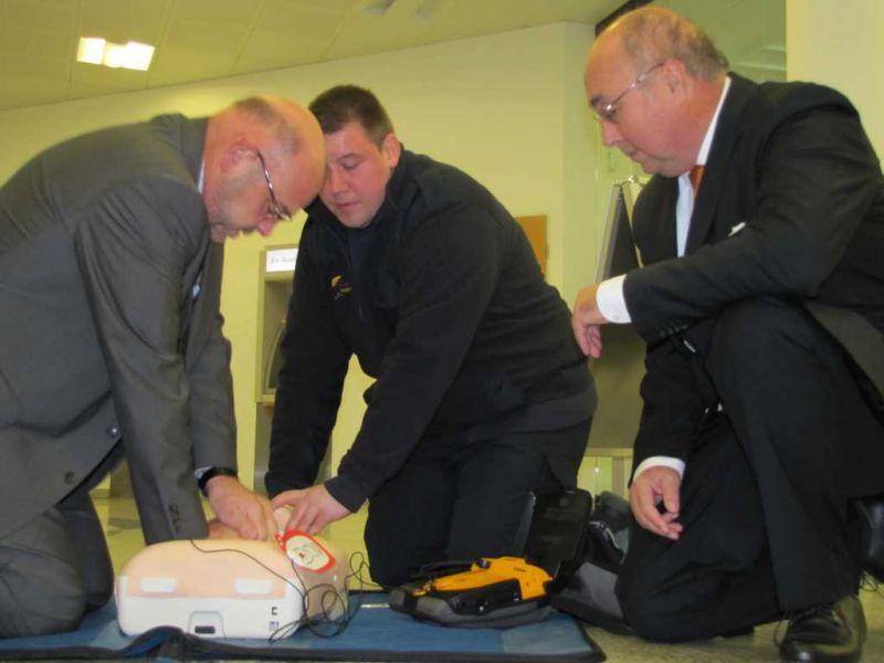 AED Geräte können Leben retten - man muss Sie nur einsetzen 