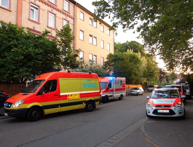 Der Rettungsdienst hatte seinen Bereitstellungsraum in der Viernheimer Straße