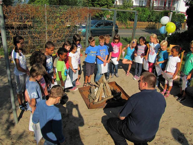 Ein gemeinsames Lagerfeuer wurde errichtet