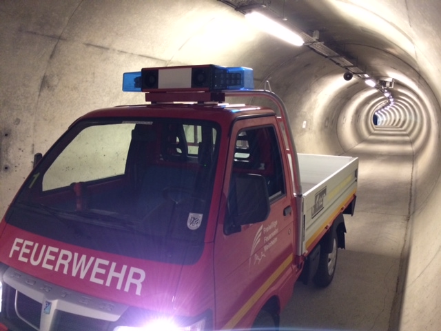 Weinheimer Brandschützer stellen Rettungstunnelfahrzeug in den Dienst
